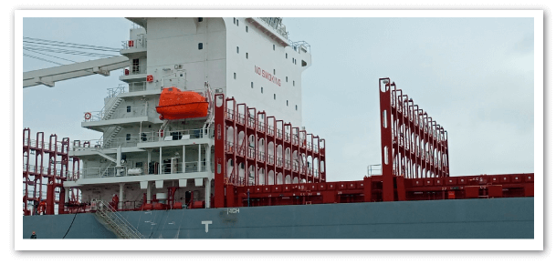 Yilport-Ecu-Puerto-Bolivar-barco