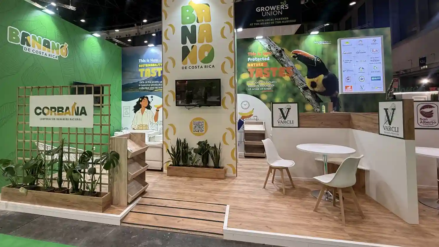 banano de costa rica stand